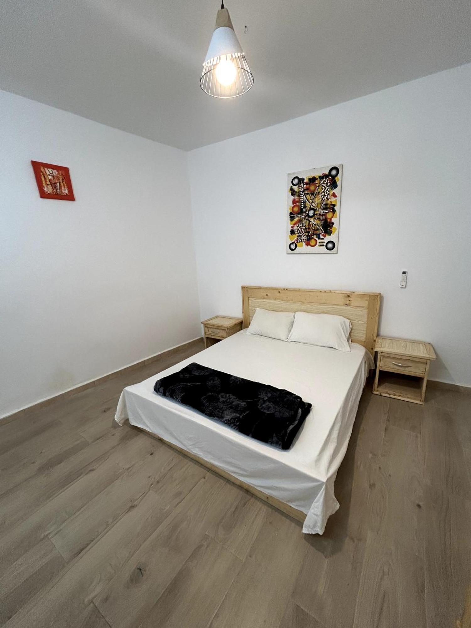 圣路易斯 Chambre Spacieuse Avec Balcon - Salle De Bain Exterieure Privee & Breakfast酒店 外观 照片