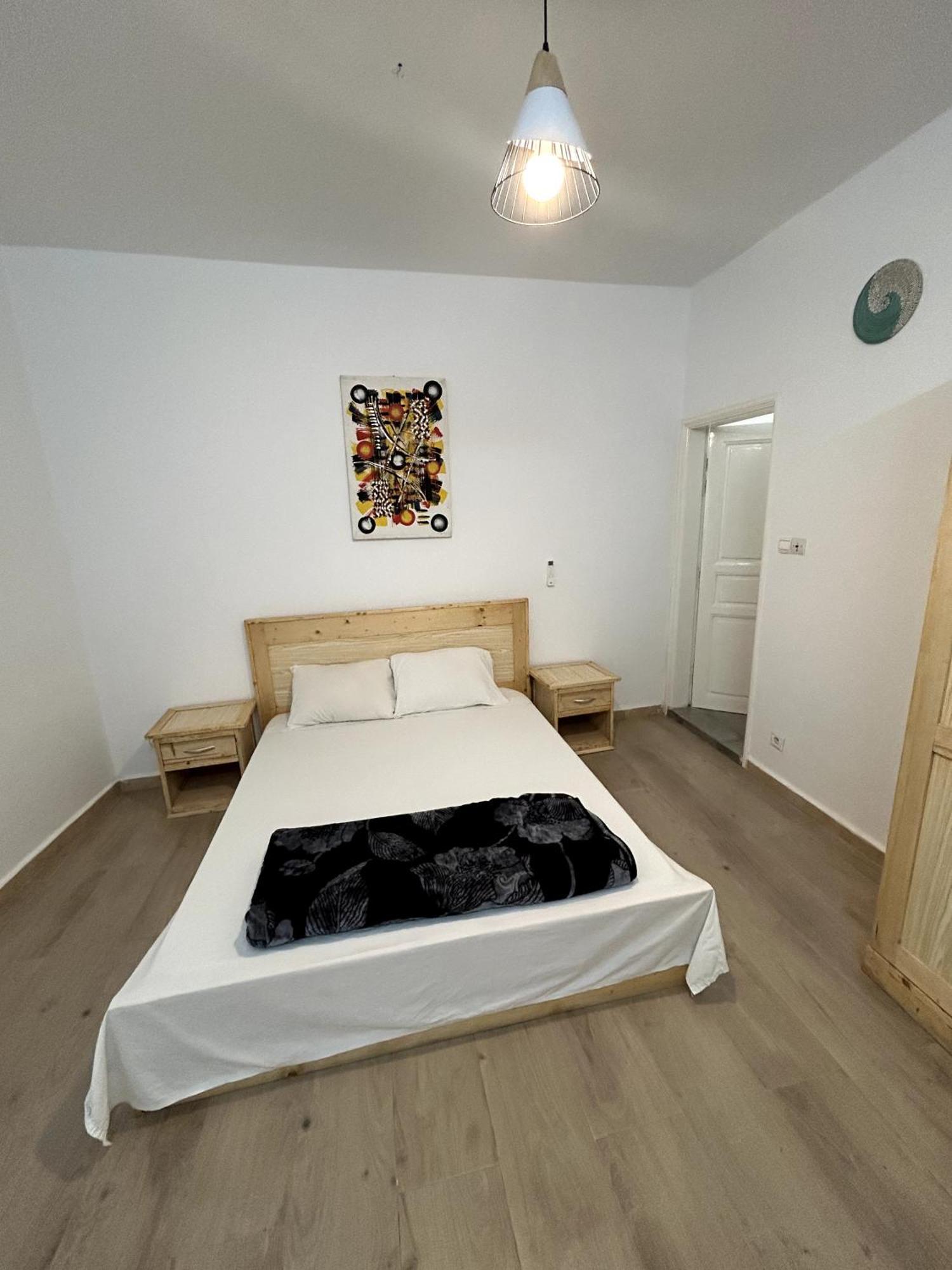 圣路易斯 Chambre Spacieuse Avec Balcon - Salle De Bain Exterieure Privee & Breakfast酒店 外观 照片